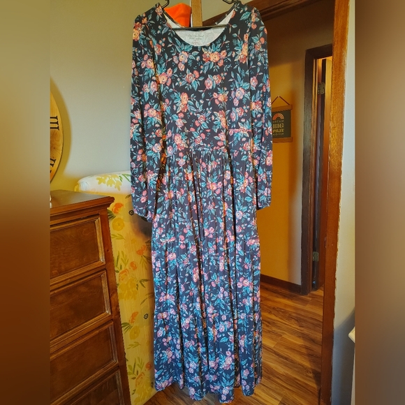 Super Cute Dresses Dresses & Skirts - SOLD Super Cute Dresses By Ringger